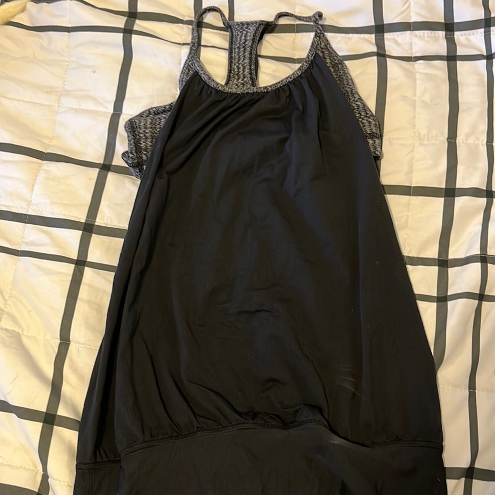 lululemon tank top with built in bra